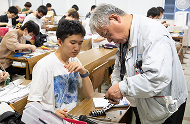 入学から卒業まで、一番身近な存在であるクラス担任