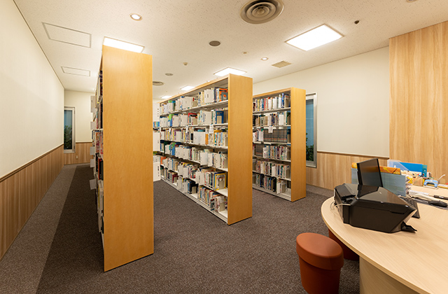 図書室（5号館 B1F）