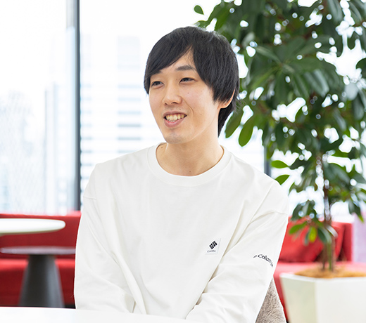 フロントエンジニア 柴田さん