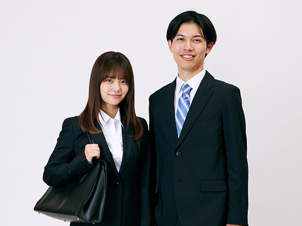就職サポート&卒業生インタビュー