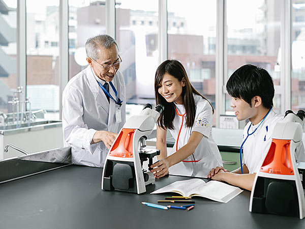病院で働くのは医師・看護師だけじゃない
